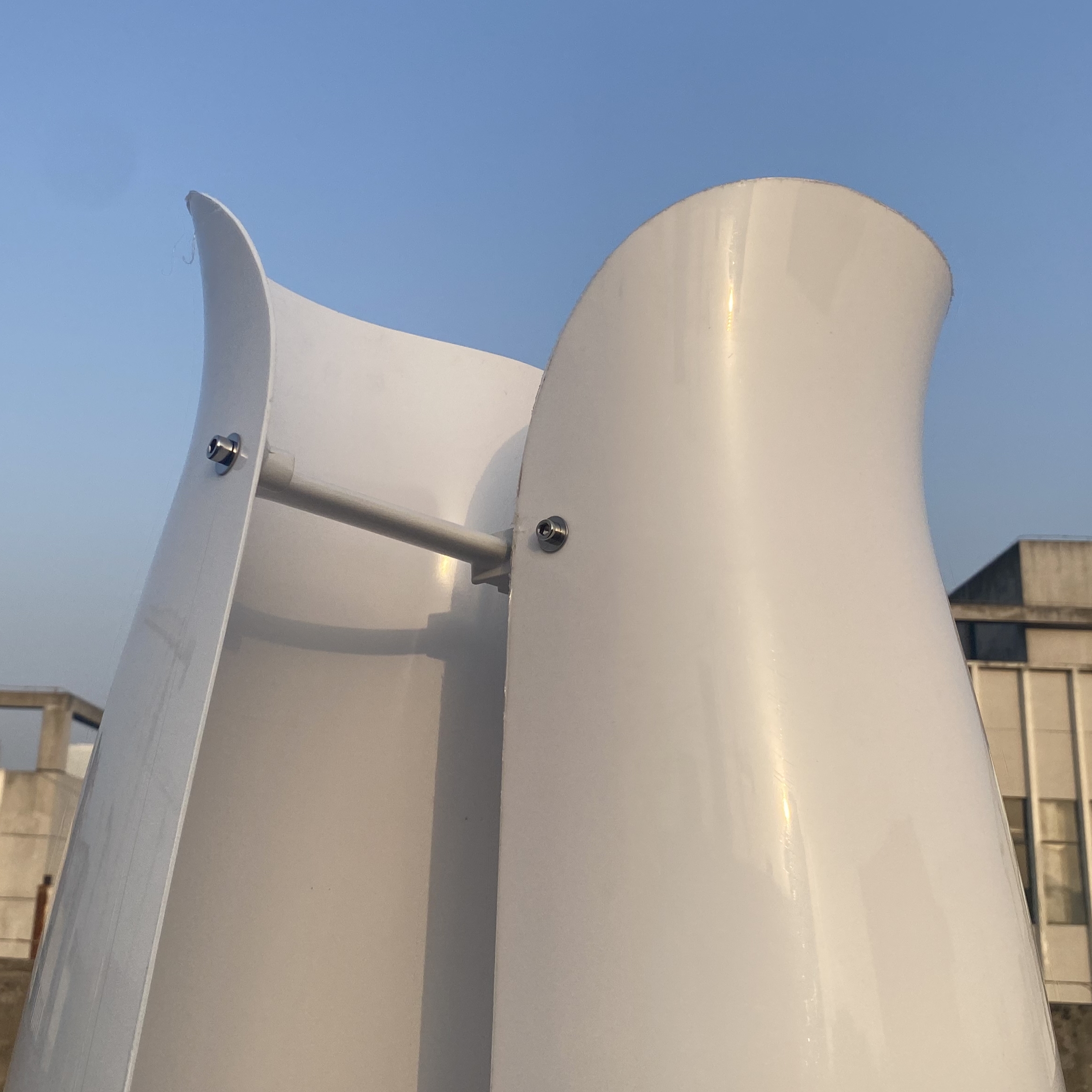 CE Roof Mount Residential 1000 - Wind Solar Hybrid Kit avis et prix