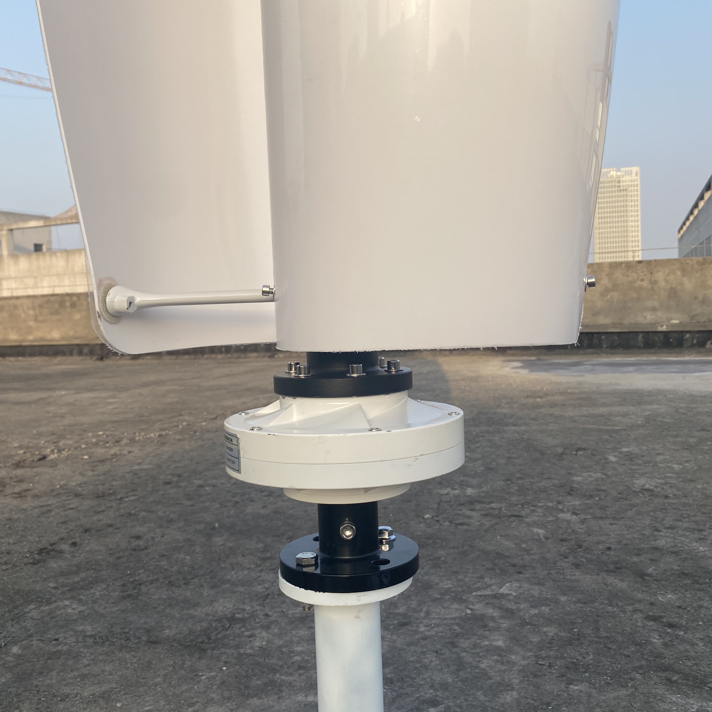 CE Roof Mount Residential 1000 - Wind Solar Hybrid Kit avis et prix